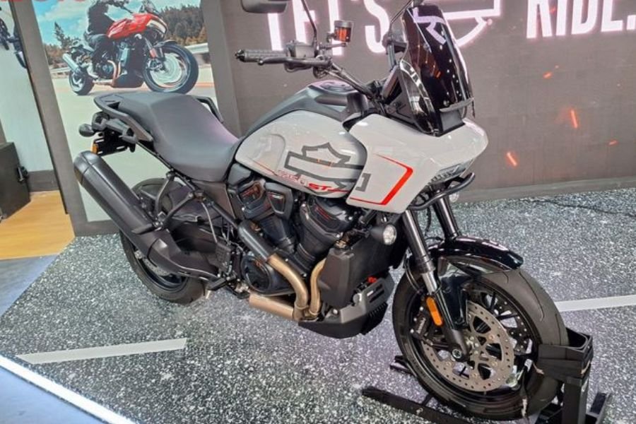 Lebih Murah dari Versi Special, Ini Keunggulan Harley-Davidson Pan America 1250 ST yang Baru Rilis!