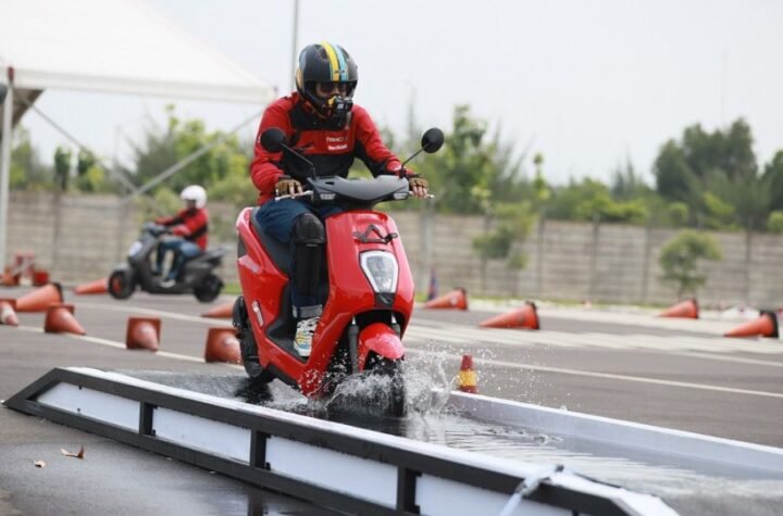 Motor Listrik Terendam Banjir? Jangan Panik! Ini Langkah Aman Sebelum Nyalakan Lagi!