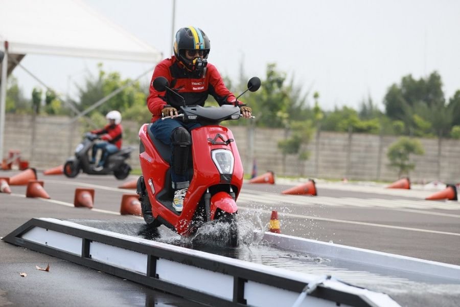 Motor Listrik Terendam Banjir? Jangan Panik! Ini Langkah Aman Sebelum Nyalakan Lagi!