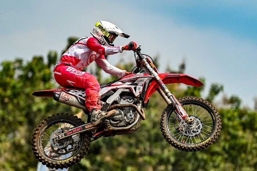 Double Podium di Kejurnas Motocross Magelang 2025: Arsenio & Honda CRF250R Tampil Ganas, Klasemen Makin Ketat!