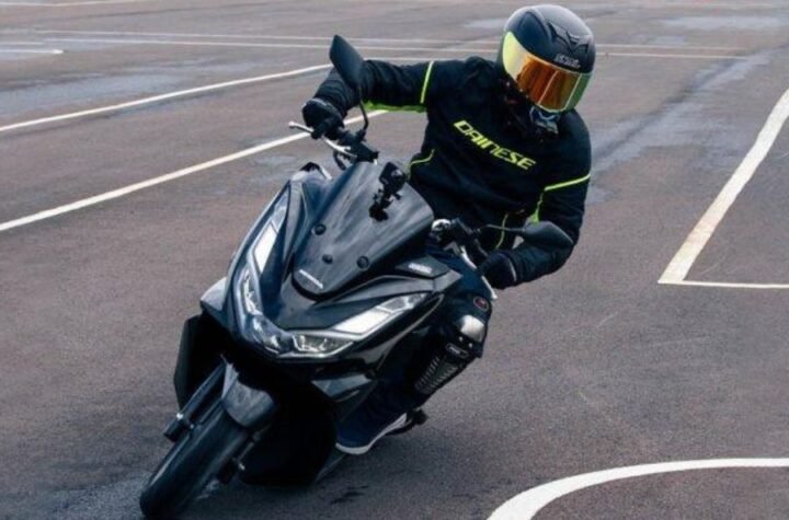 Suspensi & Ban Lebar: Nyaman Melibas Jalan Kota dan Medan Kasar dengan PCX 160