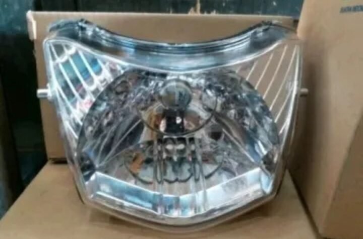 Desain Lampu Multi‑Reflektor & Panel Indikator Kaca Cembung: Visual Modern Fit X
