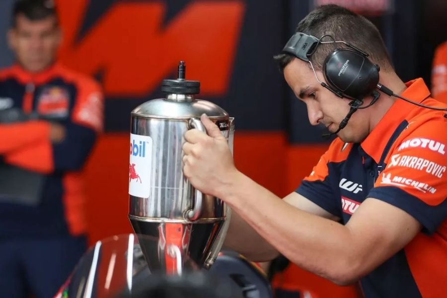 MotoGP Wajib Gunakan 100 Persen Bahan Bakar Non-Fosil Mulai 2027, Ini Dampaknya!