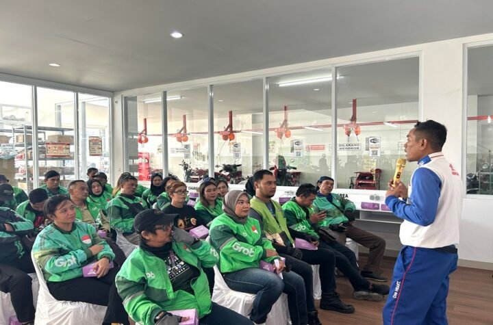 Astra Motor dan Dealer Honda Gencar Edukasi Driver Ojek Online! Ini Tips Safety Riding Biar Selamat di Jalan!