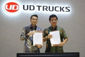 Astra UD Trucks Gandeng Patra Logistik di GIIAS 2025, Perkuat Armada BBM Nasional Lewat MoU Strategis