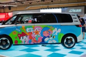 Kolaborasi Maxdecal, Volkswagen & EKRAF di GIIAS 2025: ID. BUZZ Jadi Kanvas Ekspresi Kreatif!