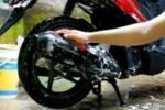 Hujan Tiap Hari? Ini 13 Cara Ampuh Merawat Motor agar Tetap Kinclong & Mesin Awet, Nomor 7 Sering Diabaikan!