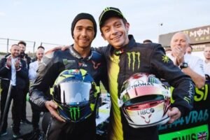 Adu Tajir Valentino Rossi vs Lewis Hamilton: Siapa yang Lebih Fantastis? Hasilnya Bikin Kaget!