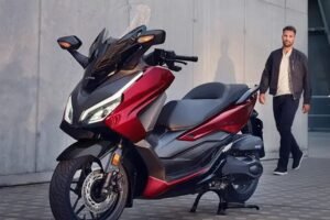 Honda Forza 250: Skutik Premium 250cc dengan Bagasi 48 Liter & Harga Rp90–95 Jutaan — Setimpal?