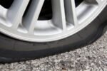 Bahaya Tekanan Angin Ban Mobil Kurang: Risiko Kerusakan Ban, Pelek Peyang, hingga Kecelakaan