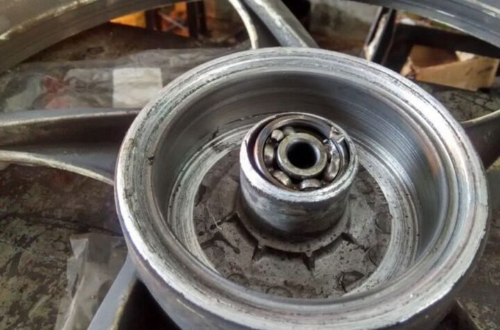 Bearing Roda Motor Oblak? Waspada, Bisa Rusak Pelek dan Bikin Biaya Bengkelnya Membengkak!