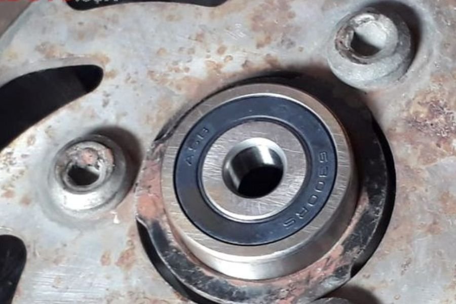 Cara Mudah Deteksi Bearing Roda Motor Rusak Tanpa ke Bengkel, Cukup Modal Tangan!