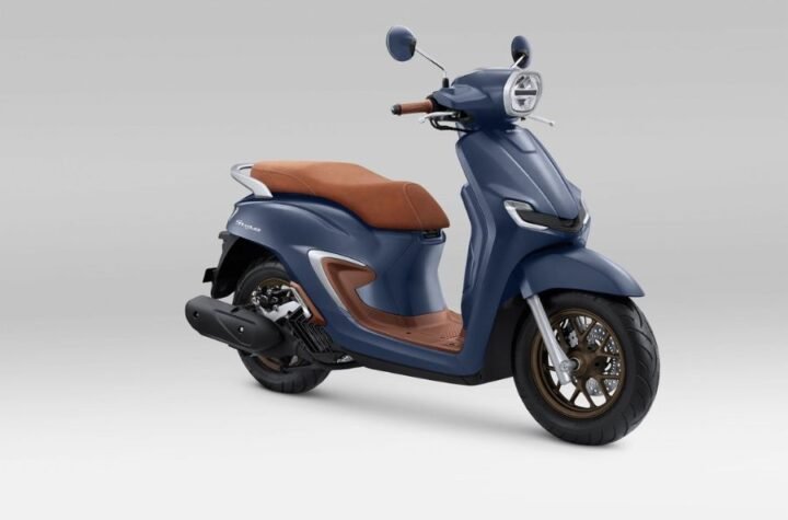 New Honda Stylo 160 Warna Royal Matte Blue, Skutik Premium Fashionable yang Makin Mewah dan Bertenaga
