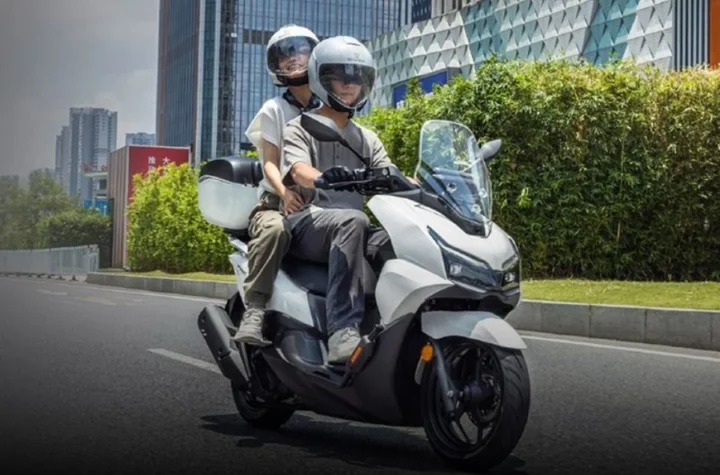 Perjalanan 352 km Non-Stop dari Tangkai Bensin: Realistis atau Hanya Teori di Honda NWT150?