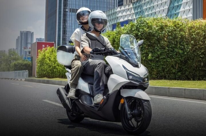 Harga Mulai 14.980 Yuan: Skutik Honda NWT150 Fitur Mewah atau Overkill?