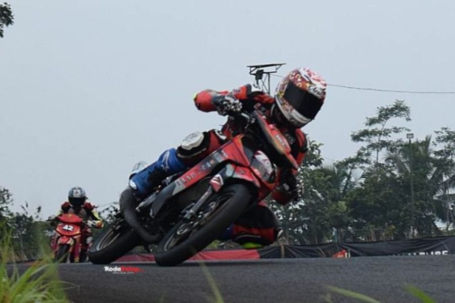 Superchallenge Super Prix Tasikmalaya 2025: F1ZR Dua-Tak Solebah Jadi Jawara