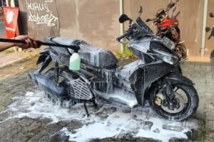 Ini Sebabnya Hindari Menyemprot Bagian Ini Saat Cuci Motor Matic