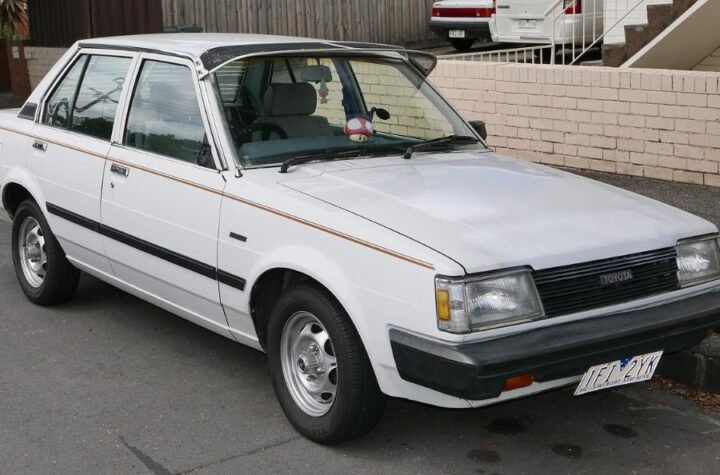 Sejarah Toyota Corolla Generasi Keempat (E70; 1979): Desain Kotak, Mesin Baru, dan Inovasi Penting