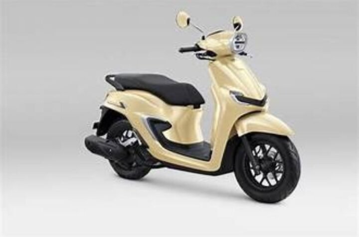 Generasi Baru Honda Stylo 160 2025: Warna Royal Matte Blue dan Desain Retro Modern