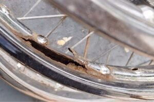 Ngeri Banget, Ini Penyakit Motor Masih Pakai Pelek Jari-jari