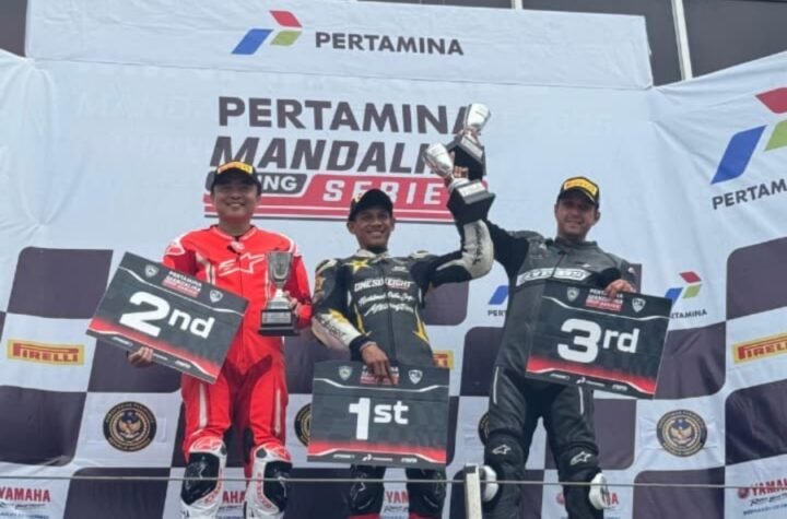 Tanpa Rem Depan, Krisna Aditya Menangi Balapan Dramatis di Mandalika Seri 4 Kelas 250COM MRS