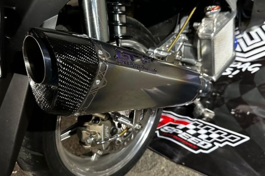 Ini Sebabnya Part Carbon Motor Balap Lebih Mahal Dari Carbon Biasa