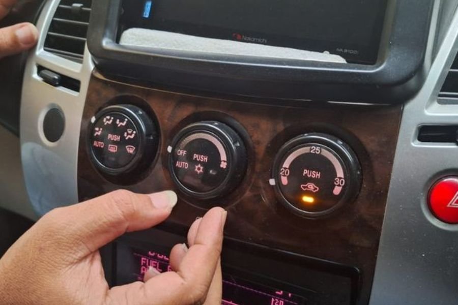 Isi Freon Terlalu Banyak di AC Mobil Enggak Bagus, Ini Masalahnya