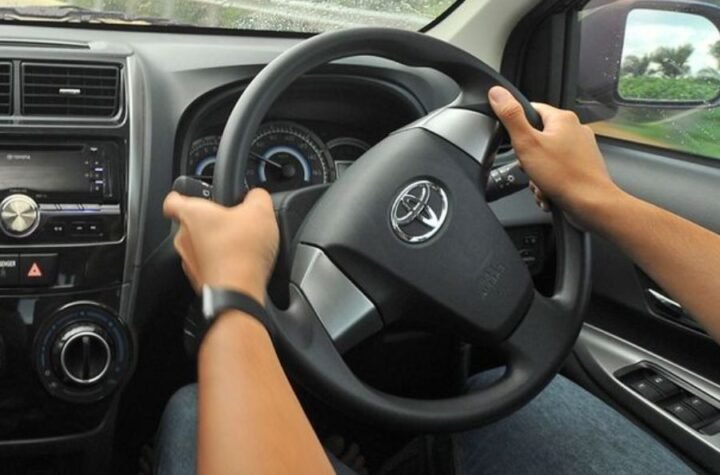 Muncul Suara Klek-klek Saat Mobil Putar Balik, Hati-hati As Roda Aus!