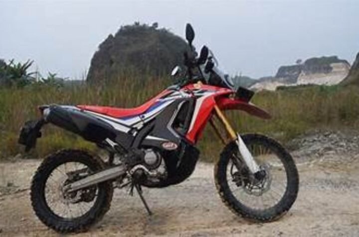 Bedah Fitur Suspensi Showa Inverted di New CRF150L 2025: Rahasia Kenyamanan & Stabilitas Maksimal!