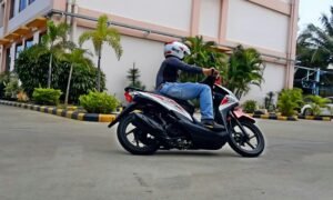 Mau Motor Honda Irit BBM? Rahasianya Bukan Hanya di Cara Berkendara!