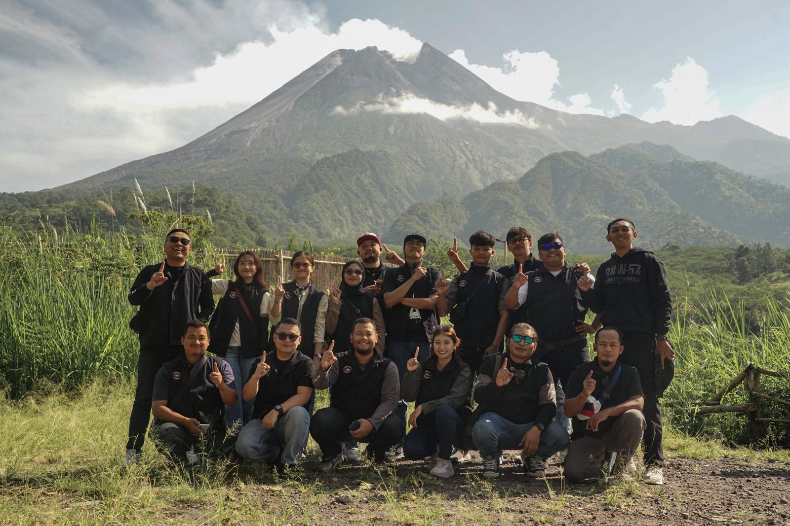 Astra Motor Yogyakarta menggelar kegiatan bertajuk “Touring Beyond The Road” sebagai bentuk pengenalan warna terbaru Honda Stylo 160 kepada para pecinta otomotif roda dua di Gerbang Merapi Mountain View, Yogyakarta (23/5).
