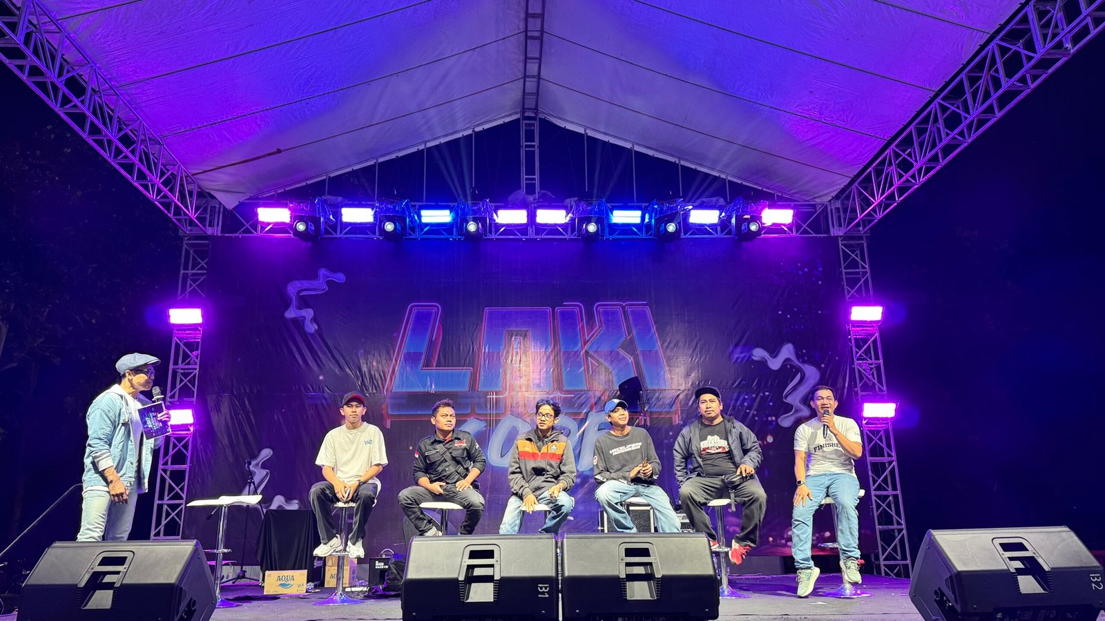 para bikers Honda Community yang turut hadir dan meramaikan ajang ini Laki Code 2026. Para Bikers juga hadir di sesi talkshow seputar info komunitas bersama PIC Community Honda Astra Motor Yogyakarta Mabel Butar-Butar (sebelah kanan).