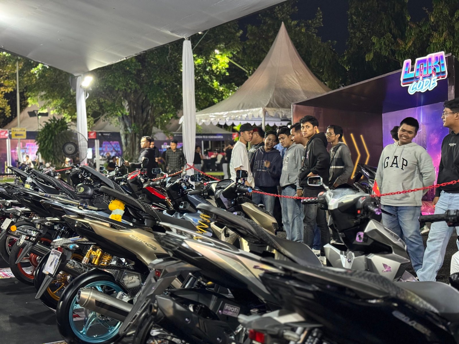 berbagai komunitas Honda yang turut hadir, mulai dari Vario Owner Community (VOC Jogja), Djogja Vario Indie Community (DAVINCI), Jogja Vario Community (JAVACOMM), Team Vario Yogyakarta, matic.comjogja, hingga para bikers pencinta tipe sepeda motor Honda lainnya se Yogyakarta, Kedu, dan Banyumas.